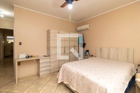 Quarto 1 de casa para alugar com 3 quartos, 170m² em Medianeira, Porto Alegre