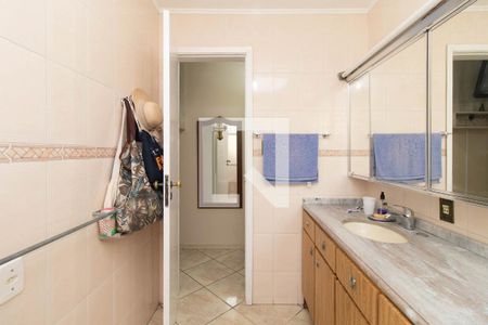 Banheiro do Quarto 1 de casa para alugar com 3 quartos, 170m² em Medianeira, Porto Alegre