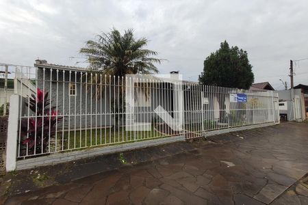 Casa à venda com 154m², 3 quartos e 3 vagas Casa à venda com 154m², 3 quartos e 3 vagasFachada