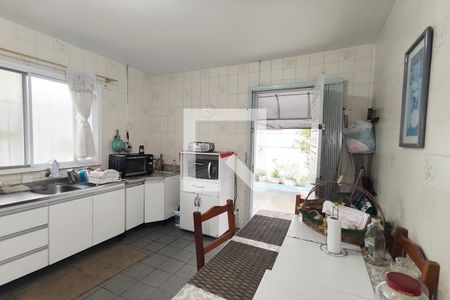 Casa à venda com 154m², 3 quartos e 3 vagas Casa à venda com 154m², 3 quartos e 3 vagasCozinha