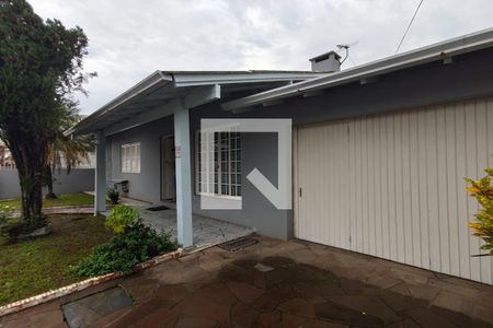 Casa à venda com 154m², 3 quartos e 3 vagas Casa à venda com 154m², 3 quartos e 3 vagasFachada