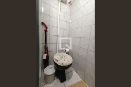 Casa à venda com 154m², 3 quartos e 3 vagas Casa à venda com 154m², 3 quartos e 3 vagasBanheiro de Serviço