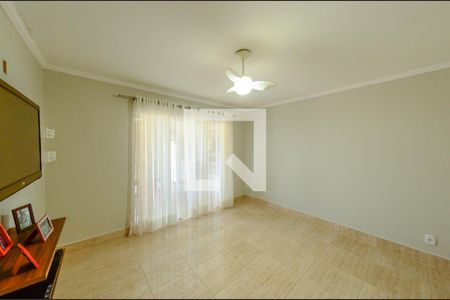Sala de TV de casa à venda com 3 quartos, 160m² em Vila Nogueira, Campinas