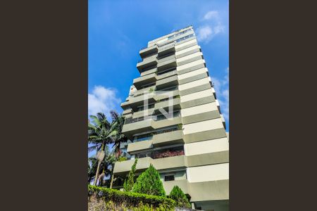 Apartamento para alugar com 152m², 3 quartos e 3 vagasFachada