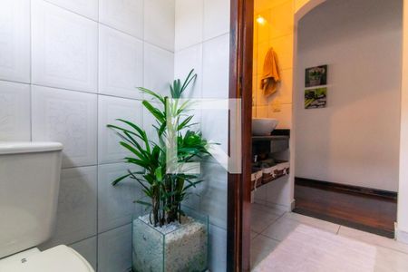 Lavabo de casa para alugar com 3 quartos, 180m² em Jardim dos Lagos, São Paulo