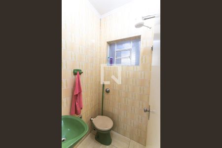 Casa à venda com 360m², 3 quartos e 7 vagasBanheiro de serviço