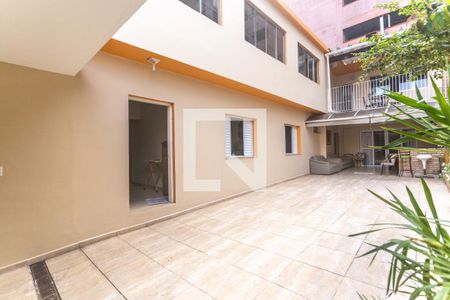 Casa à venda com 360m², 3 quartos e 7 vagasQuintal