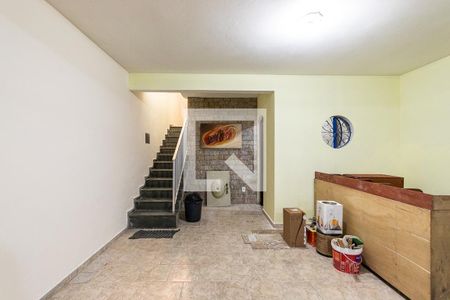 Garagem de casa para alugar com 3 quartos, 220m² em Vila Uniao (zona Leste), São Paulo