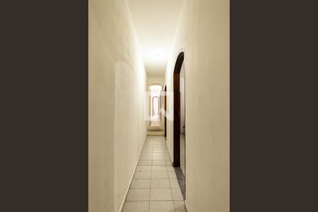 Corredor de casa para alugar com 3 quartos, 220m² em Vila Uniao (zona Leste), São Paulo