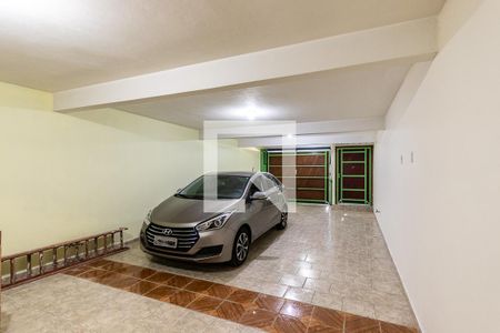 Garagem de casa para alugar com 3 quartos, 220m² em Vila Uniao (zona Leste), São Paulo