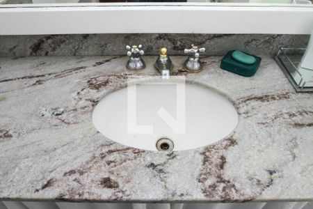 Casa à venda com 411m², 5 quartos e 2 vagasBanheiro 2