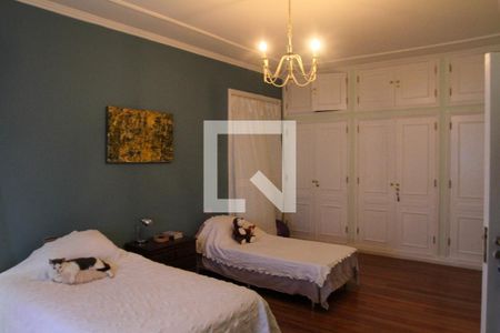 Casa à venda com 411m², 5 quartos e 2 vagasQuarto 1