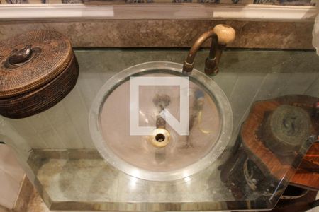 Casa à venda com 411m², 5 quartos e 2 vagasLavabo