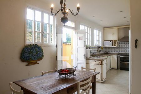 Casa à venda com 411m², 5 quartos e 2 vagasCozinha