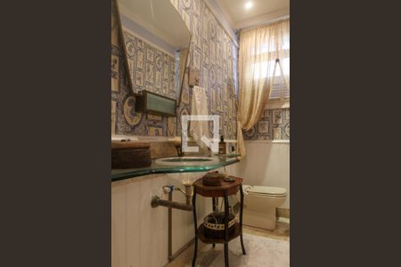 Casa à venda com 411m², 5 quartos e 2 vagasLavabo