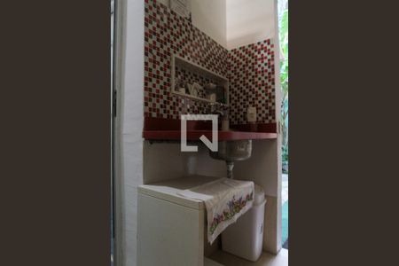 Casa à venda com 411m², 5 quartos e 2 vagasQuarto Suíte 2 - Externo