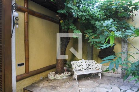 Casa à venda com 411m², 5 quartos e 2 vagasGaragem - Entrada da casa