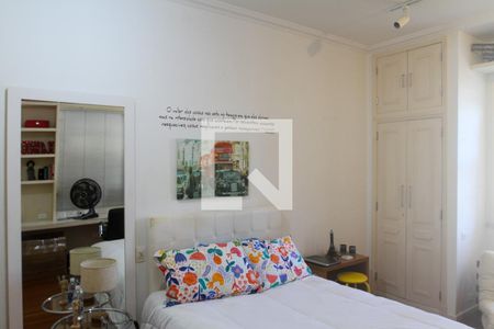 Casa à venda com 411m², 5 quartos e 2 vagasQuarto 2