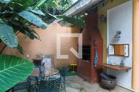 Casa à venda com 411m², 5 quartos e 2 vagasÁrea externa - Churrasqueira