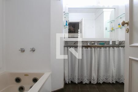 Casa à venda com 411m², 5 quartos e 2 vagasBanheiro 2