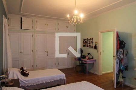 Casa à venda com 411m², 5 quartos e 2 vagasQuarto 1