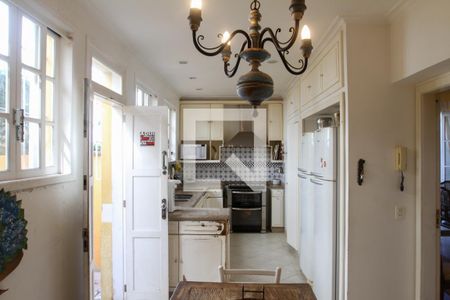 Casa à venda com 411m², 5 quartos e 2 vagasCozinha