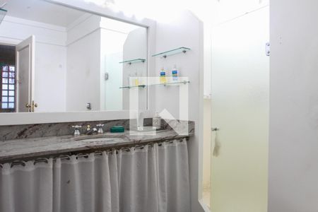 Casa à venda com 411m², 5 quartos e 2 vagasBanheiro 2