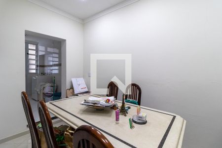 Casa à venda com 700m², 3 quartos e 8 vagasEscritório