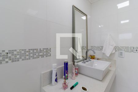 Casa à venda com 700m², 3 quartos e 8 vagasBanheiro da Suíte 2