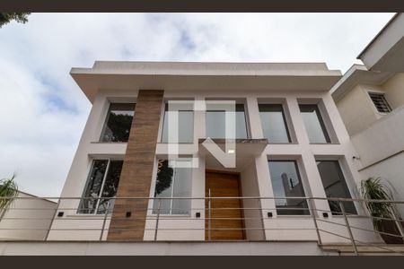 Casa à venda com 700m², 3 quartos e 8 vagasFachada