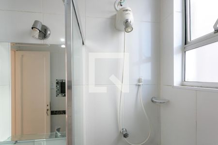 Banheiro da Suíte 1 de apartamento à venda com 2 quartos, 60m² em Savassi, Belo Horizonte