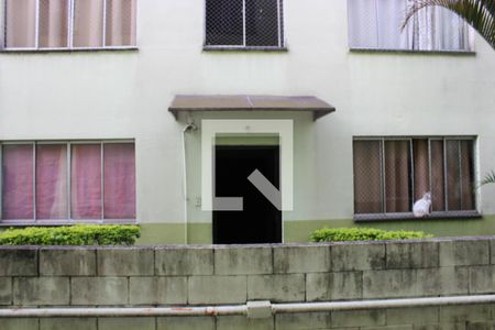 Vista Quarto 1 de apartamento para alugar com 3 quartos, 60m² em Itaquera, São Paulo