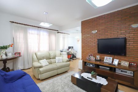 Casa à venda com 4 quartos, 276m² em Vila Paulicéia, São Paulo