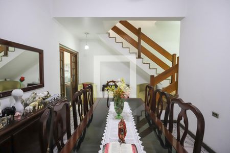 Casa à venda com 4 quartos, 276m² em Vila Paulicéia, São Paulo