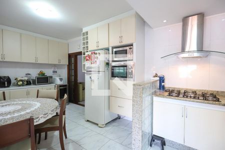 Casa à venda com 4 quartos, 276m² em Vila Paulicéia, São Paulo