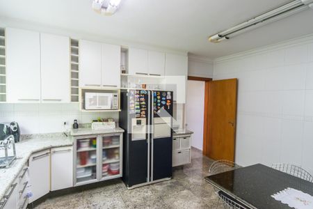Casa à venda com 300m², 4 quartos e 5 vagasCozinha
