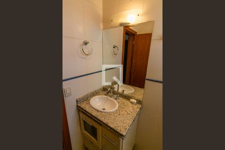 Casa à venda com 300m², 4 quartos e 5 vagasBanheiro