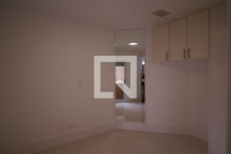 Apartamento à venda com 125m², 3 quartos e 4 vagasQuarto 2
