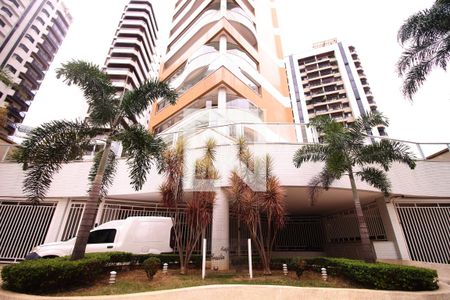 Apartamento à venda com 125m², 3 quartos e 4 vagasFachada