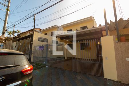 Casa à venda com 150m², 4 quartos e 2 vagas Casa à venda com 150m², 4 quartos e 2 vagasFachada