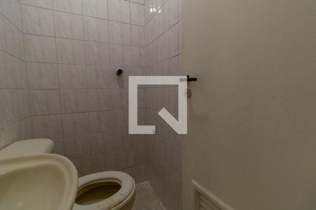 Casa à venda com 150m², 4 quartos e 2 vagas Casa à venda com 150m², 4 quartos e 2 vagasBanheiro de Serviço