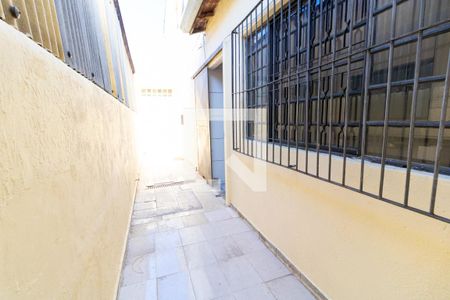 Casa à venda com 150m², 4 quartos e 2 vagas Casa à venda com 150m², 4 quartos e 2 vagasCorredor