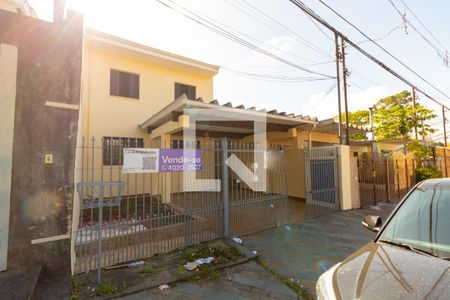 Casa à venda com 150m², 4 quartos e 2 vagas Casa à venda com 150m², 4 quartos e 2 vagasFachadaFachada