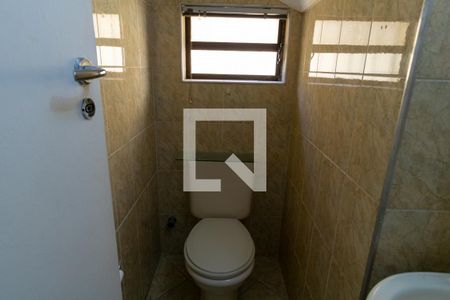 Casa à venda com 150m², 4 quartos e 2 vagas Casa à venda com 150m², 4 quartos e 2 vagasBanheiro