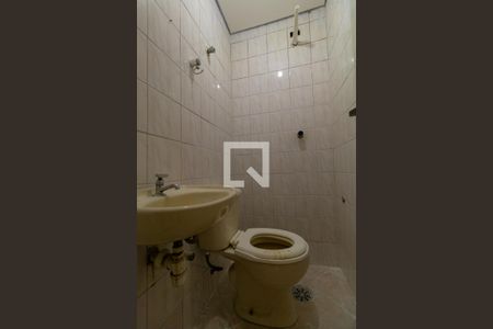 Casa à venda com 150m², 4 quartos e 2 vagas Casa à venda com 150m², 4 quartos e 2 vagasBanheiro de Serviço