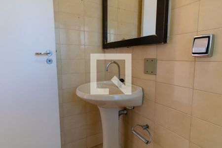 Casa à venda com 150m², 4 quartos e 2 vagas Casa à venda com 150m², 4 quartos e 2 vagasBanheiro