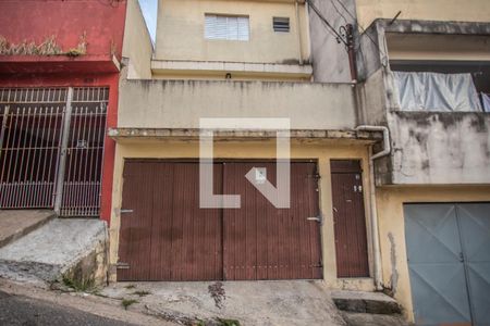 Casa para alugar com 80m², 3 quartos e 1 vaga Casa para alugar com 80m², 3 quartos e 1 vagaFachada