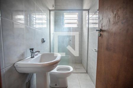 Casa para alugar com 80m², 3 quartos e 1 vaga Casa para alugar com 80m², 3 quartos e 1 vagaBanheiro Suíte