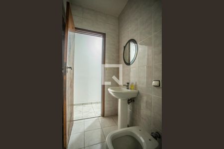 Casa para alugar com 80m², 3 quartos e 1 vaga Casa para alugar com 80m², 3 quartos e 1 vagaBanheiro 2