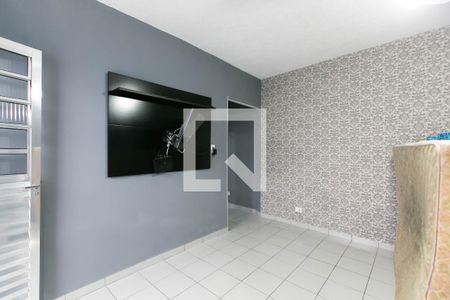 Sala de casa à venda com 2 quartos, 100m² em Vila Carmosina, São Paulo